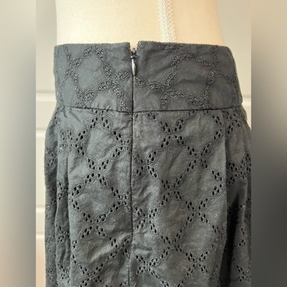 Loft Eyelet Skirt A-Line Pleated Black Career Casual Knee Length Size 4 - Picture 3 of 10